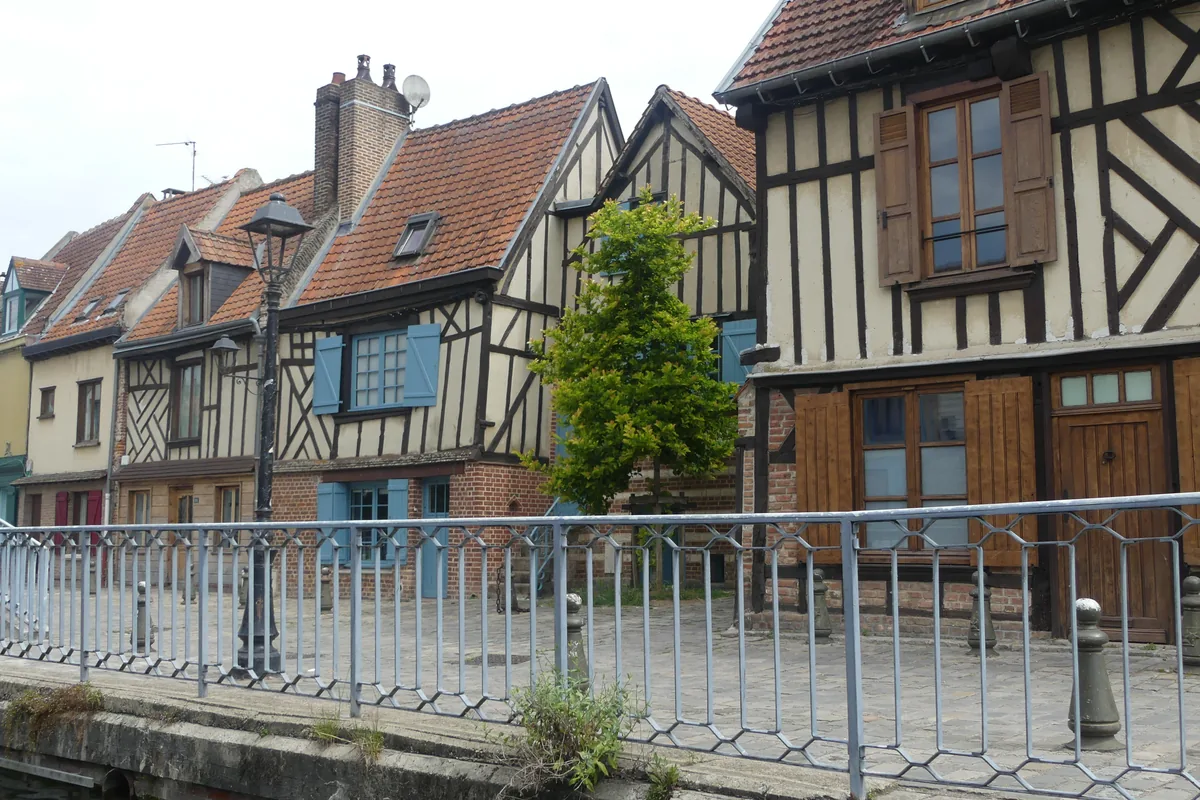 Visite à pied de Saint-Leu, cathédrale et citadelle